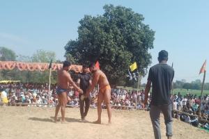 अयोध्या: हरियाणा के रोहित ने कानपुर के मोटी को दी पटकनी, राष्ट्रीय कुश्ती में दिखा कई प्रांतों के पहलवानों का दबदबा