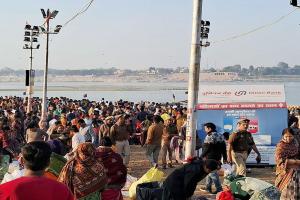 प्रयागराज: माघ मेला के अंतिम स्नान पर्व महाशिवरात्रि पर छह लाख लोगों ने लगाई गंगा में डुबकी 