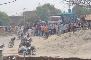 शाहजहांपुर: बाइक और ई-रिक्शा की भिड़ंत में दो लोग घायल, हालत गंभीर