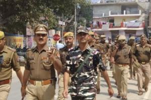 शाहजहांपुर में होली पर अलर्ट: केंद्रीय अर्धसैनिक बल और पीएसी के साथ पुलिस ने की पैदल गश्त