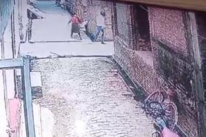 Auraiya में बदमाश बेखौफ...दिनदहाड़े छात्रा का अपहरण करने का किया प्रयास, पूरी घटना CCTV में कैद