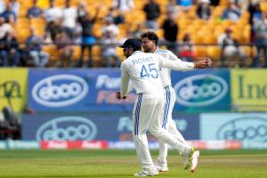 IND vs ENG 5th Test : धर्मशाला में कुलदीप यादव-रव‍िचंद्रन अश्व‍िन का कहर, इंग्लैंड को 218 पर समेट...भारत का स्कोर 135/1