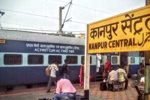 Indian Railway: यात्रीगण कृपया ध्यान दें! होली पर 18 स्पेशल ट्रेनों की बौछार...इन जगहों के लिए चलेगी