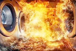 लखनऊ: वॉशिंग मशीन में शार्ट सर्किट से फ्लैट में लगी आग, दमकल कर्मियों ने सीढ़ी लगाकर बमुश्किल बचाई परिवार की जान 