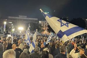 इजरायल में जल्द चुनाव को लेकर प्रदर्शन जारी, PM बेंजामिन नेतन्याहू के इस्तीफे की मांग