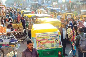 Kanpur News: वनवे ई-रिक्शा ने निकाला कल्याणपुर बाजार का दम...सब्जी मंडी ने गुम किया फुटपाथ, एंबुलेंस जाम में फंसती