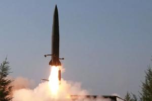 अमेरिका ने हूती विद्रोहियों की ओर से दागी गई मिसाइल और ड्रोन को मार गिराया 