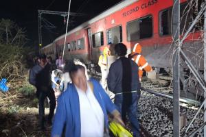 अजमेर में बड़ा ट्रेन हादसा, साबरमती-आगरा सुपरफास्ट की चार बोगियां पटरी से उतरीं... कई यात्री घायल 