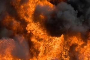 रायबरेली: संदिग्ध परिस्थितियों में कलेक्ट्रेट परिसर में लगी आग-Video
