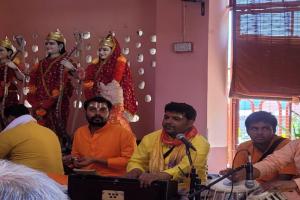 Ram navmi: मंत्रोच्चार के साथ कारसेवक पुरम में मना रामलला का जन्मोत्सव 