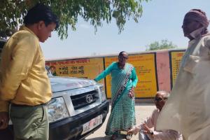 शाहजहांपुर: काहे का अस्पताल...जब लेनी पड़ रही बाहर से दवाई, खून की भी नहीं हो पा रही जांच