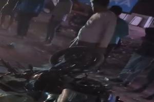 अंबेडकरनगर: ट्रैक्टर-ट्रॉली की टक्कर से बाइक सवार दो युवकों की मौत, एक गंभीर