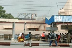 अयोध्या धाम रेलवे स्टेशन पर शॉर्ट सर्किट से अफरा-तफरी