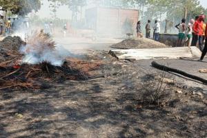 लखीमपुर खीरी: शॉर्ट सर्किट से चखरा में लगी आग, छह घर जलकर खाक 
