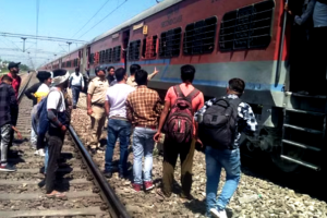 रुड़की: अहमदाबाद-ऋषिकेश योगा एक्सप्रेस ट्रेन के कोच में लगी आग