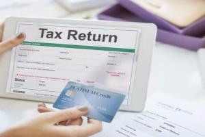 Income Tax: इनकम टैक्स रिटर्न भरने से पहले जान लें नियम, कौन सा तरीका है आपके लिए बेहतर