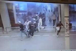 Lucknow Airport से सोना लेकर भागते हुए तस्करों का CCTV फुटेज आया सामने, देखें वीडियो 