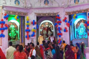 Chaitra Navratri 2024: चैत्र नवरात्र का पहला दिन आज, मंदिरों में श्रद्धालुओं का लगा तांता की भीड़ 