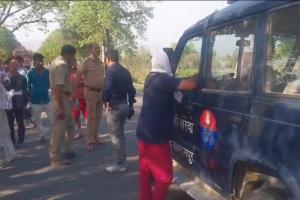 चलती बस से कूदा नेपाली नागरिक, बस के पिछले टायर के नीचे आने से युवक की दबकर मौत