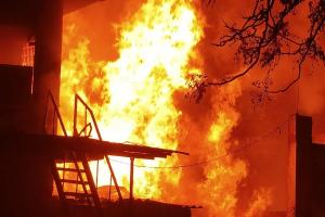 Kanpur Fire: स्क्रैप गोदाम में भीषण आग...चार घंटे की मशक्कत कर 10 फायर बिग्रेड ने पाया काबू, 50 लाख का माल खाक