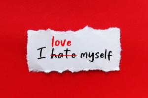 क्या आप खुद से नफरत करते हैं? आत्म-घृणा को कैसे रोका जाए, आईये जानते है !