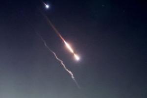 ईरान ने इजराइल पर किया हमला, 300 से अधिक दागे ड्रोन और मिसाइल