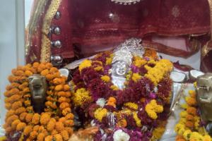 Chaitra Navratri 2024: उन्नाव में नवरात्र के पांचवें दिन स्कंदमाता की मंदिरों और घरों में हुई पूजा-अर्चना...व्रत रख की मनोवांछित फल की कामना