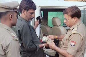 Hamirpur में पुलिस ने बोलेरो से बरामद किए ढाई लाख रुपये...चुनाव में गलत तरीके से धन इस्तेमाल करने की आशंका
