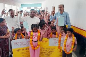 जौनपुर: स्कूली बच्चों ने निकाली मतदाता जागरुकता रैली, नौनिहालों को स्कूल भेजने और मतदान के लिए किया जागरूक