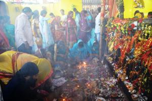 पीलीभीत: रामनवमी पर देवी मंदिरों में उमड़ा आस्था का सैलाब, गूंजे जयकारे