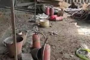 बिजनौर: पटाखा फैक्ट्री में लगी आग, तीन लोग झुलसे