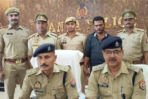 Banda: पुलिस ने चेकिंग के दौरान अंतरराज्यीय तस्कर को किया गिरफ्तार; बरामद की 23 लाख रुपये की चरस
