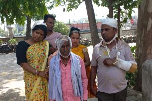 रुद्रपुर: प्रधान की मौजूदगी में परिवार पर जानलेवा हमला