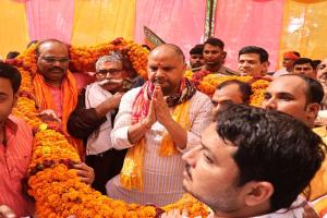 अयोध्या में भाजपा प्रत्याशी के समर्थन में किया प्रचार 
