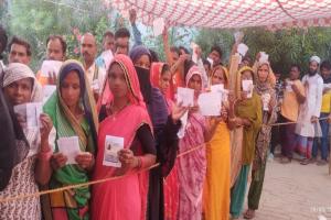 Loksabha election voting: उत्तर प्रदेश में 14 लोकसभा सीट पर एक बजे तक 39 प्रतिशत से अधिक हुआ मतदान 