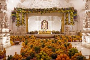 अयोध्या: रामलला के भोग प्रसाद के लिए पुणे से पहुंचे मौसमी फल 