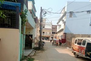 अयोध्या: आठ इलाकों में 11 घंटे गुल रही बिजली, भीषण गर्मी में तड़पे लोग