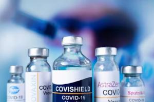 कोविशील्ड वैक्सीन : चिकित्सकों ने कहा- व्यर्थ की चिंता न करें, कम ही होते हैं वैक्सीन रिएक्शन के मामले