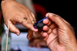 सुल्तानपुर : मतदान 25 को लेकिन आज से ही यह मतदाता घर बैठे डाल सकेंगे वोट