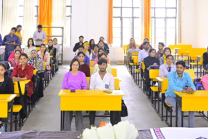 अवध विश्वविद्यालय: हैंडीक्राफ्ट ऑफ अयोध्या से रूबरू हो रहे छात्र, पांच दिवसीय कार्यशाला का आयोजन