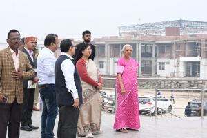 Avadh University: राज्यपाल ने निर्माणाधीन परियोजनाओं और शैक्षणिक गतिविधियों का किया निरीक्षण