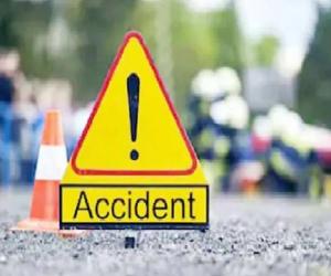 सीतापुर में दो कारों की टक्कर, दो लोगों की मौत, चार घायल