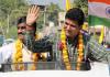 गुजरात चुनाव: AAP के CM पद के उम्मीदवार गढ़वी के सामने त्रिकोणीय मुकाबला