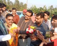  बरेली: धर्मपाल सिंह के आगमन पर कार्यकर्ताओं की लगी भीड़, फूल-माला पहनाकर किया स्वागत