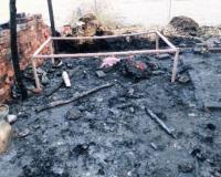 बरेली: मजदूर की झोपड़ी में रंजिशन लगाई आग, हजारों का नुकसान